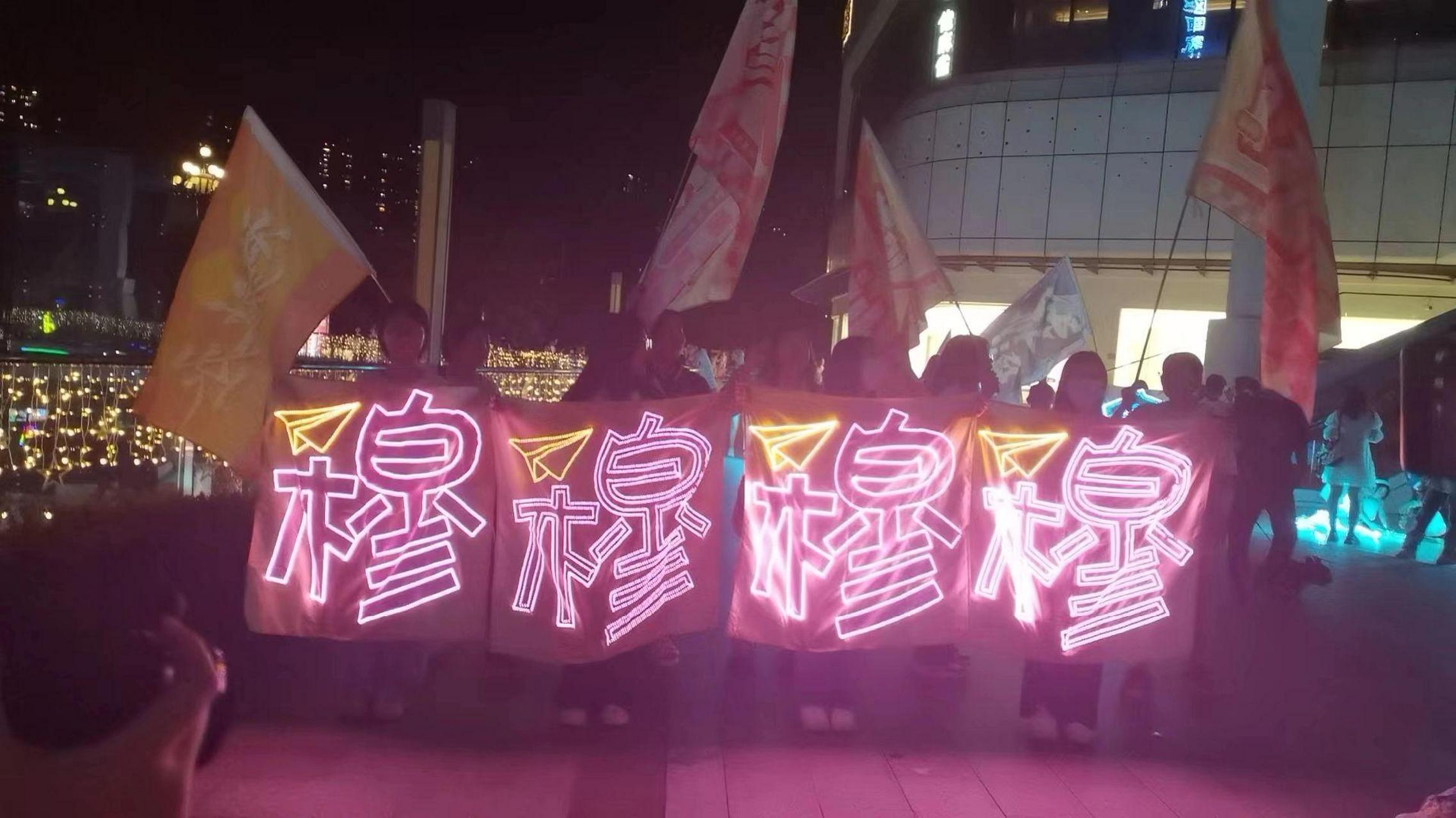 爱游戏app下载-球迷专属：最疯狂的应援瞬间盘点的简单介绍