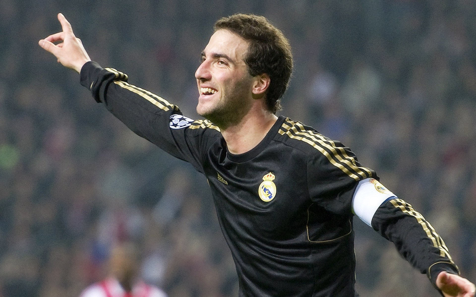 足球评论舆论环境缺乏引导,足球比赛评论员